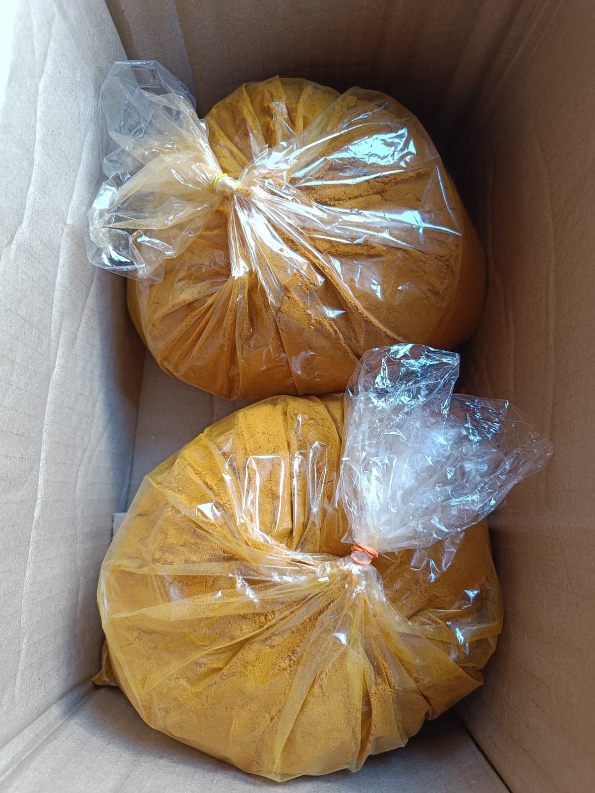 HPLC chromatography instrument analysing a Lakadong turmeric extract for curcuminoid content